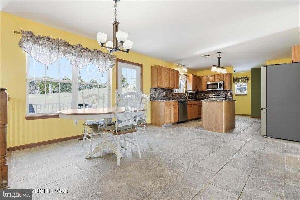 104 Corine Way photo 20