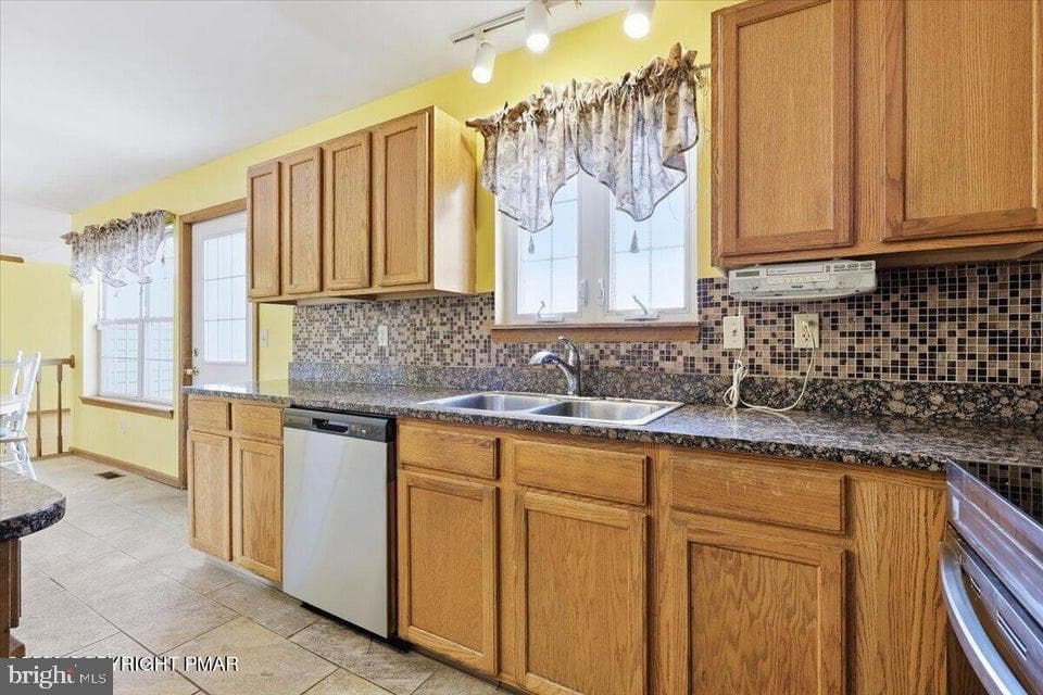 104 Corine Way photo 26