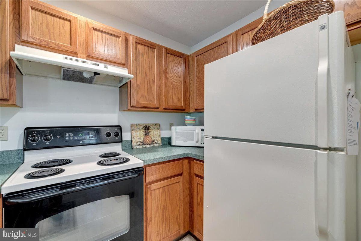 183 Hawthorne Court photo 15