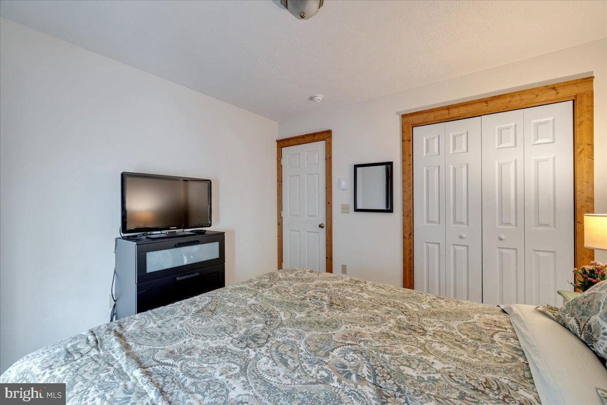 183 Hawthorne Court photo 18