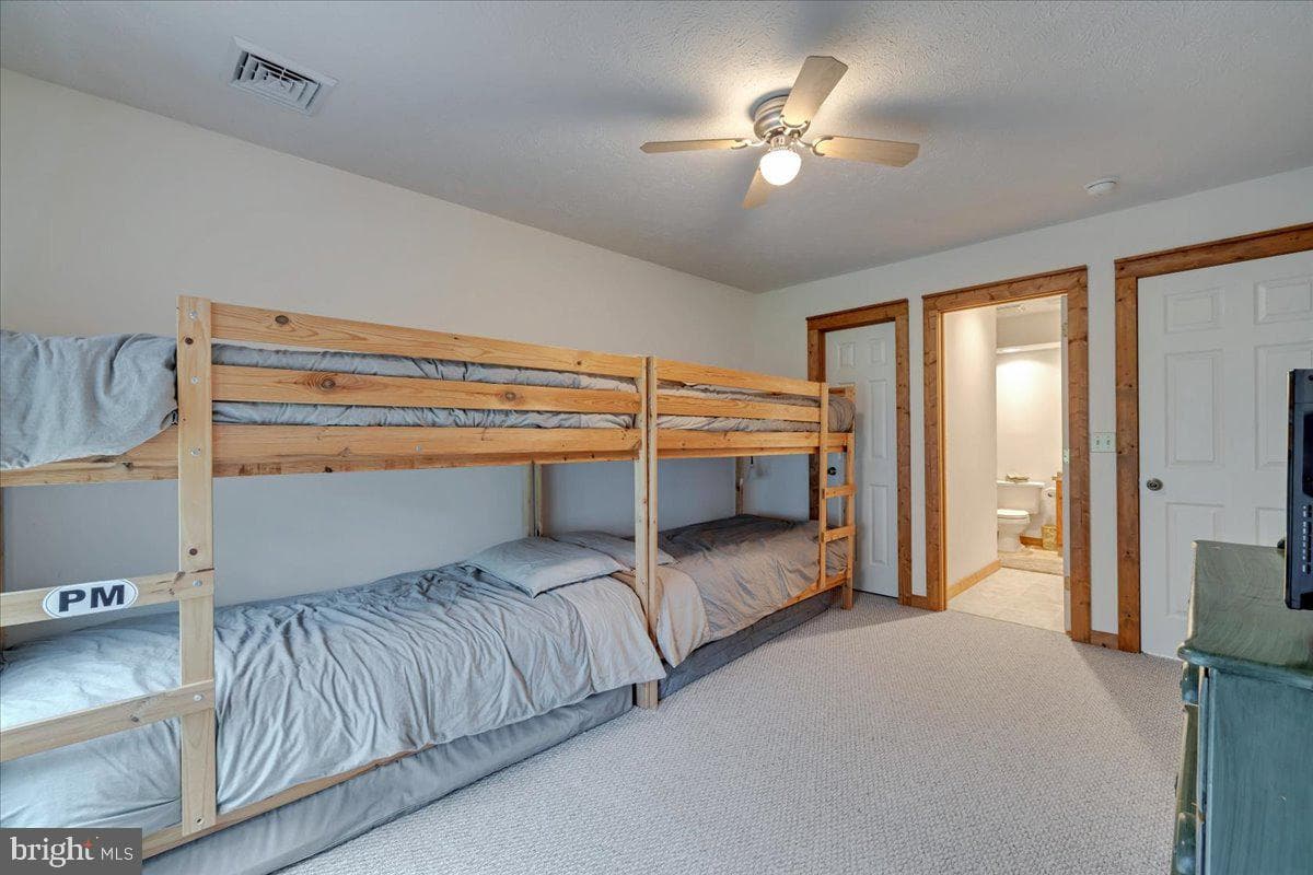 183 Hawthorne Court photo 23