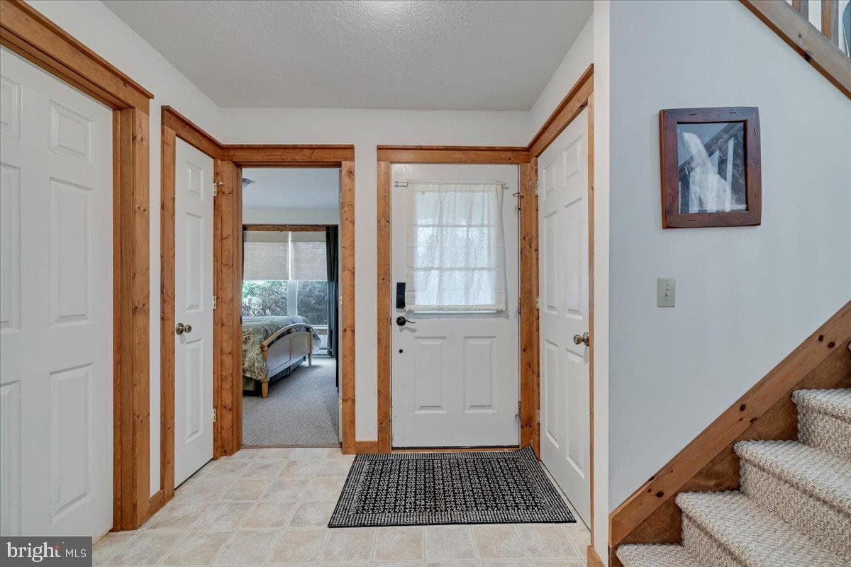 183 Hawthorne Court photo 6