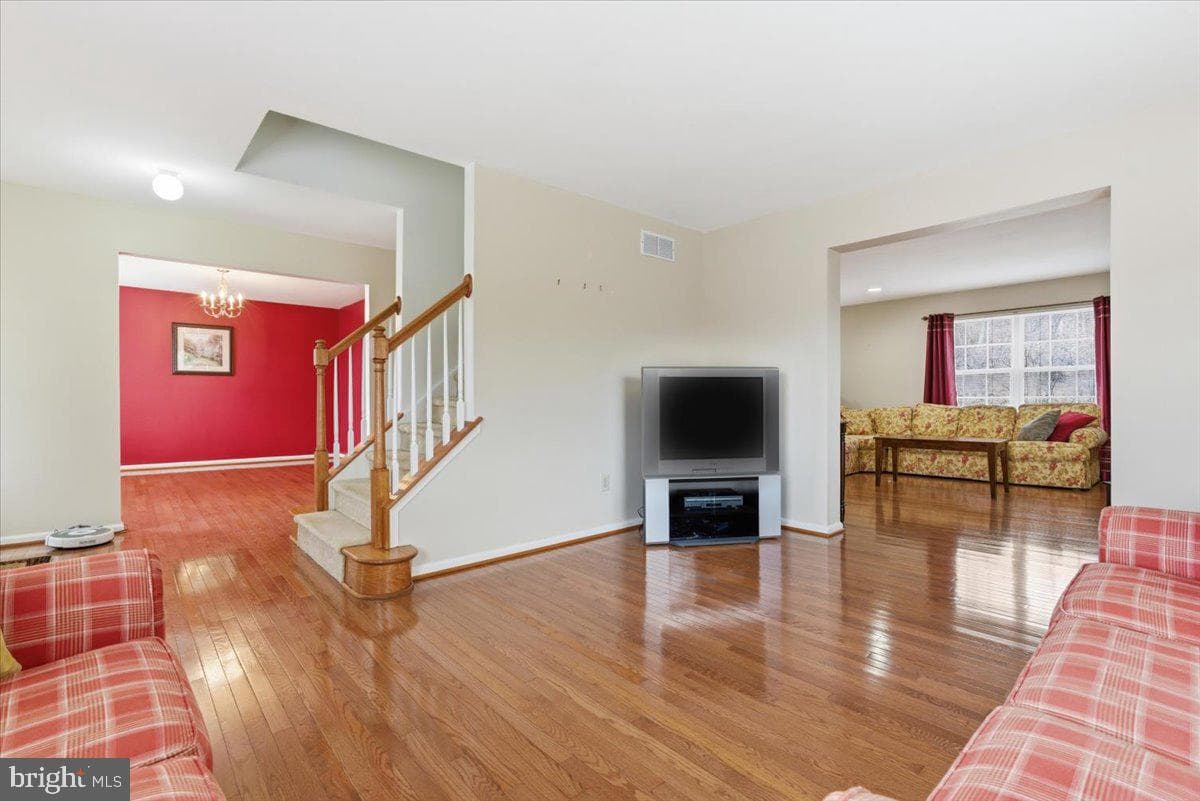 706 Franklin Court photo 13