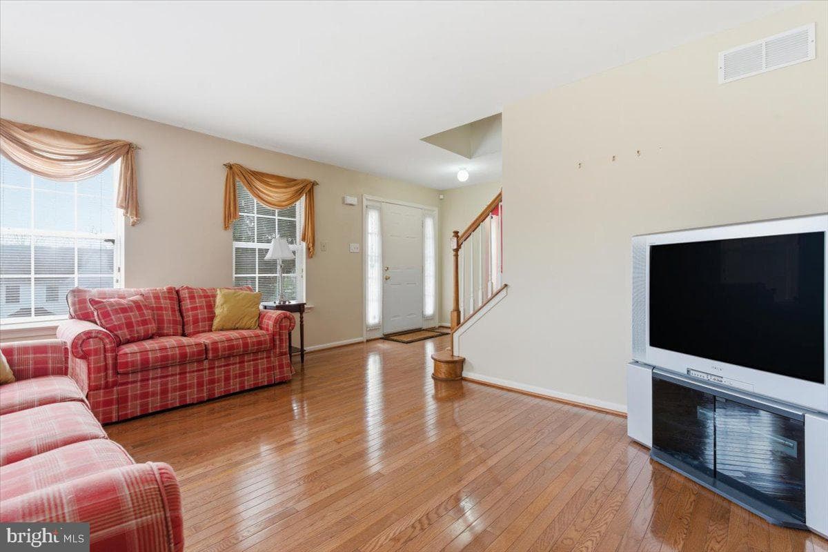 706 Franklin Court photo 14