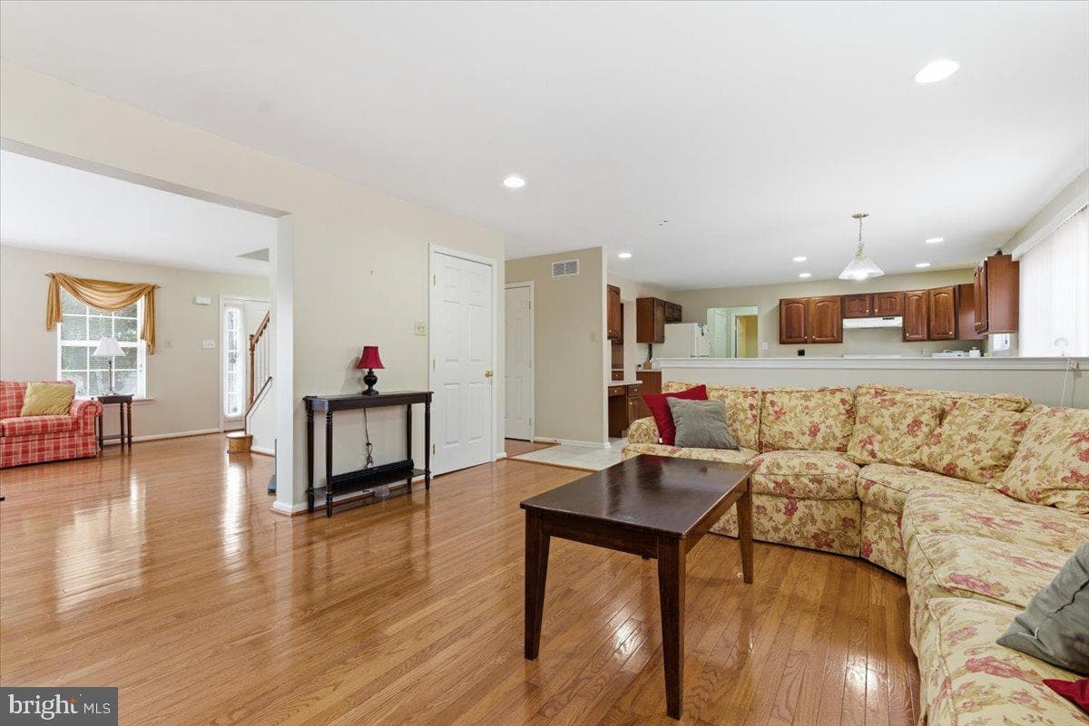 706 Franklin Court photo 22