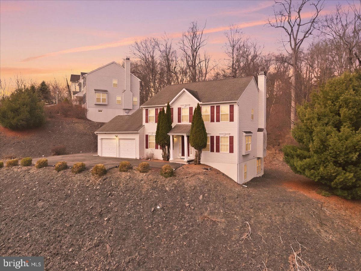 706 Franklin Court photo 4