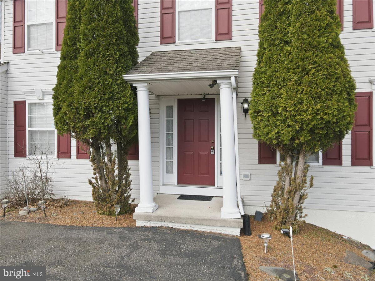 706 Franklin Court photo 8