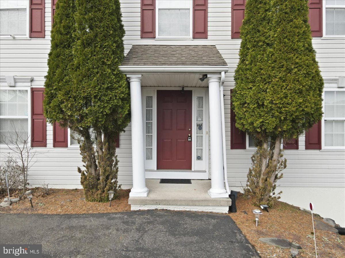706 Franklin Court photo 9