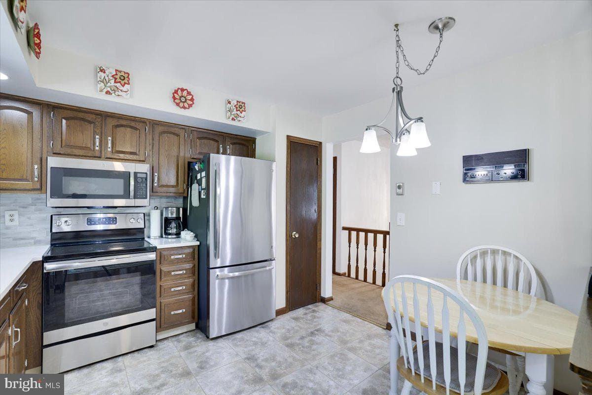 520 Executive Dr photo 14