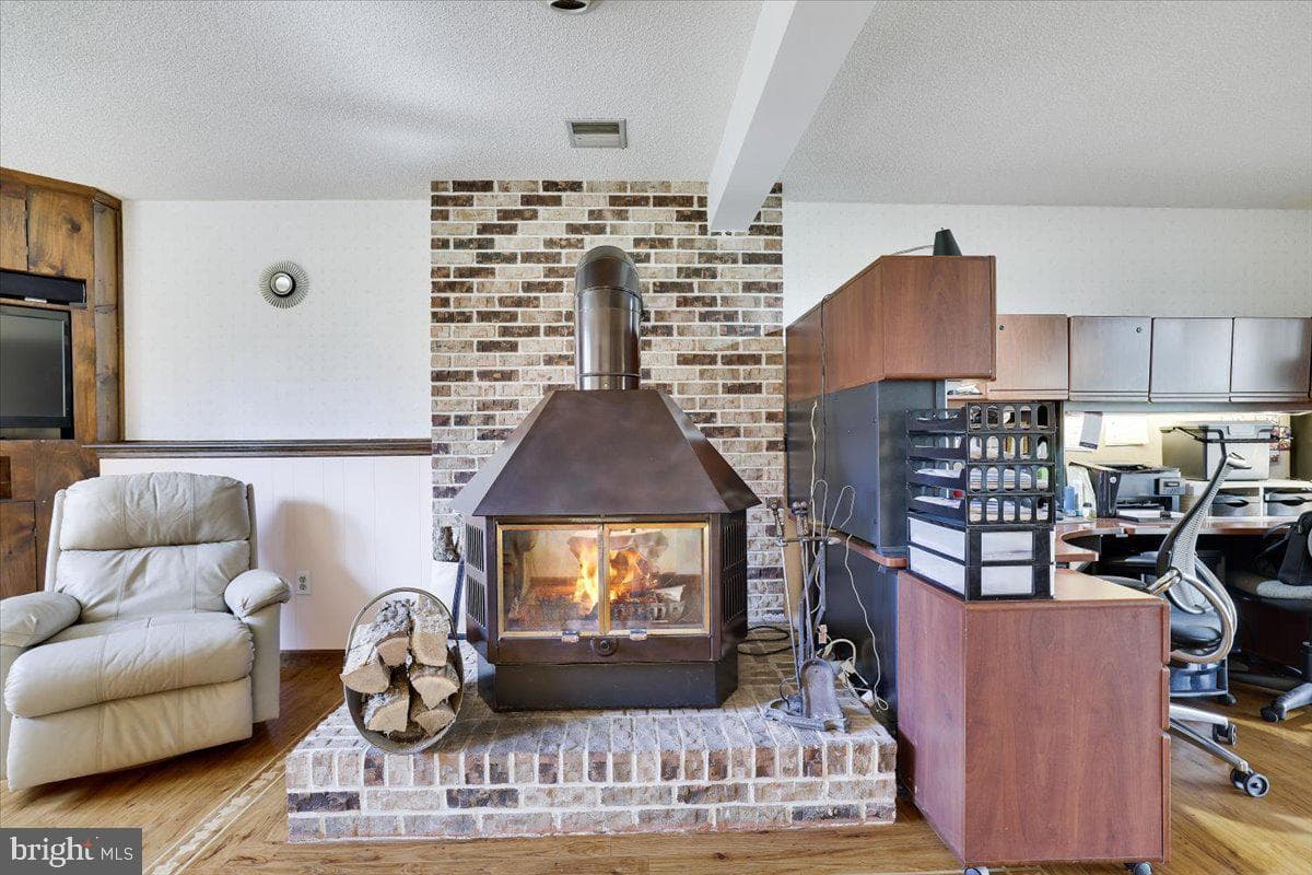 520 Executive Dr photo 26