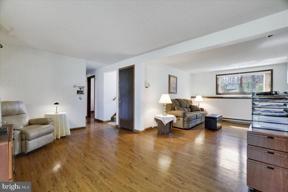 520 Executive Dr photo 28