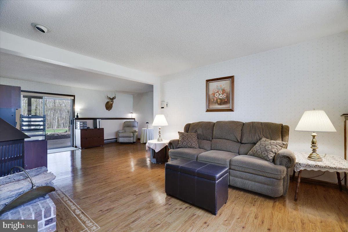 520 Executive Dr photo 29