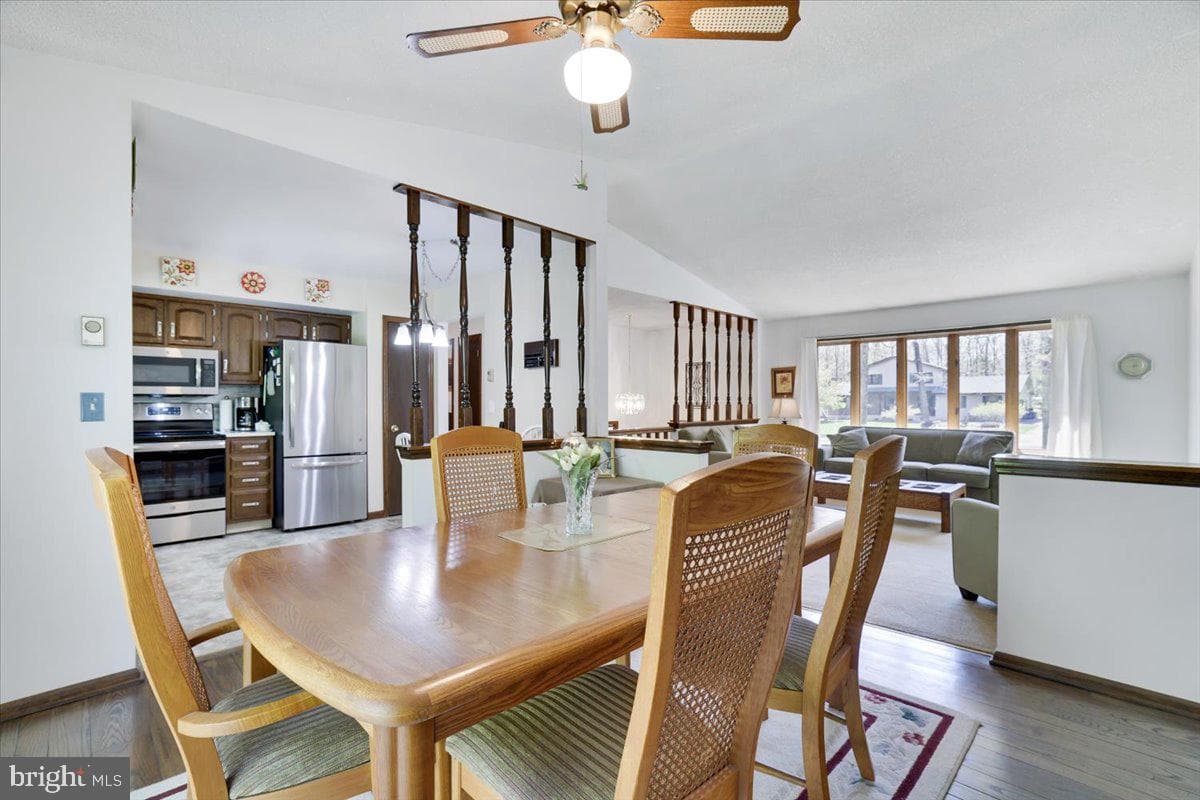 520 Executive Dr photo 9