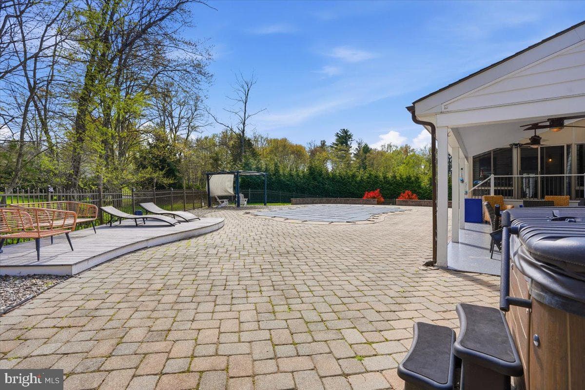 5556 Bridle Road photo 88
