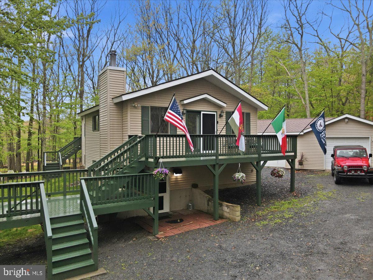 149 Mcmichaels Court photo 2
