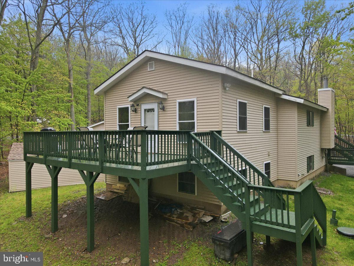 149 Mcmichaels Court photo 3