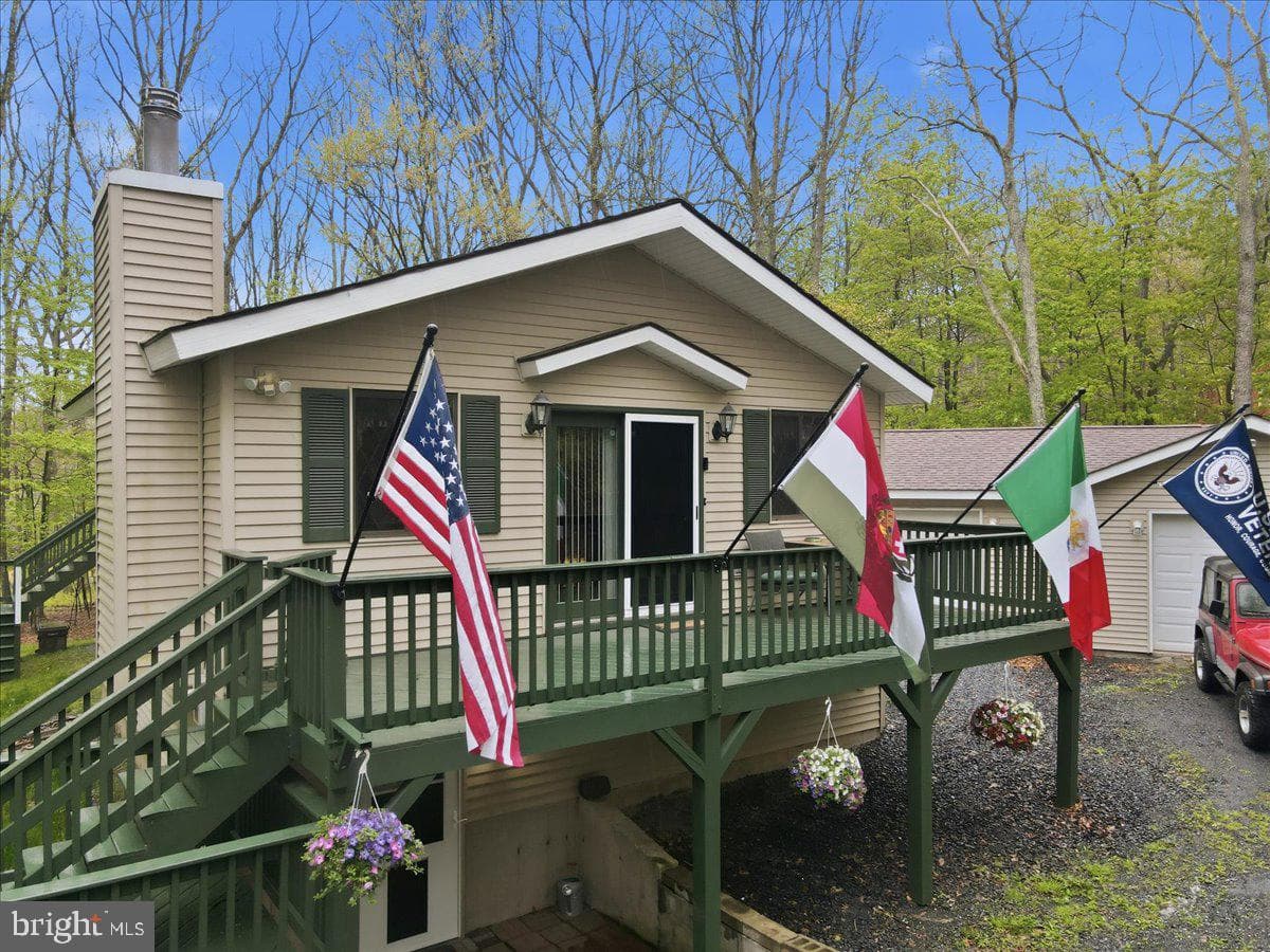 149 Mcmichaels Court photo 4