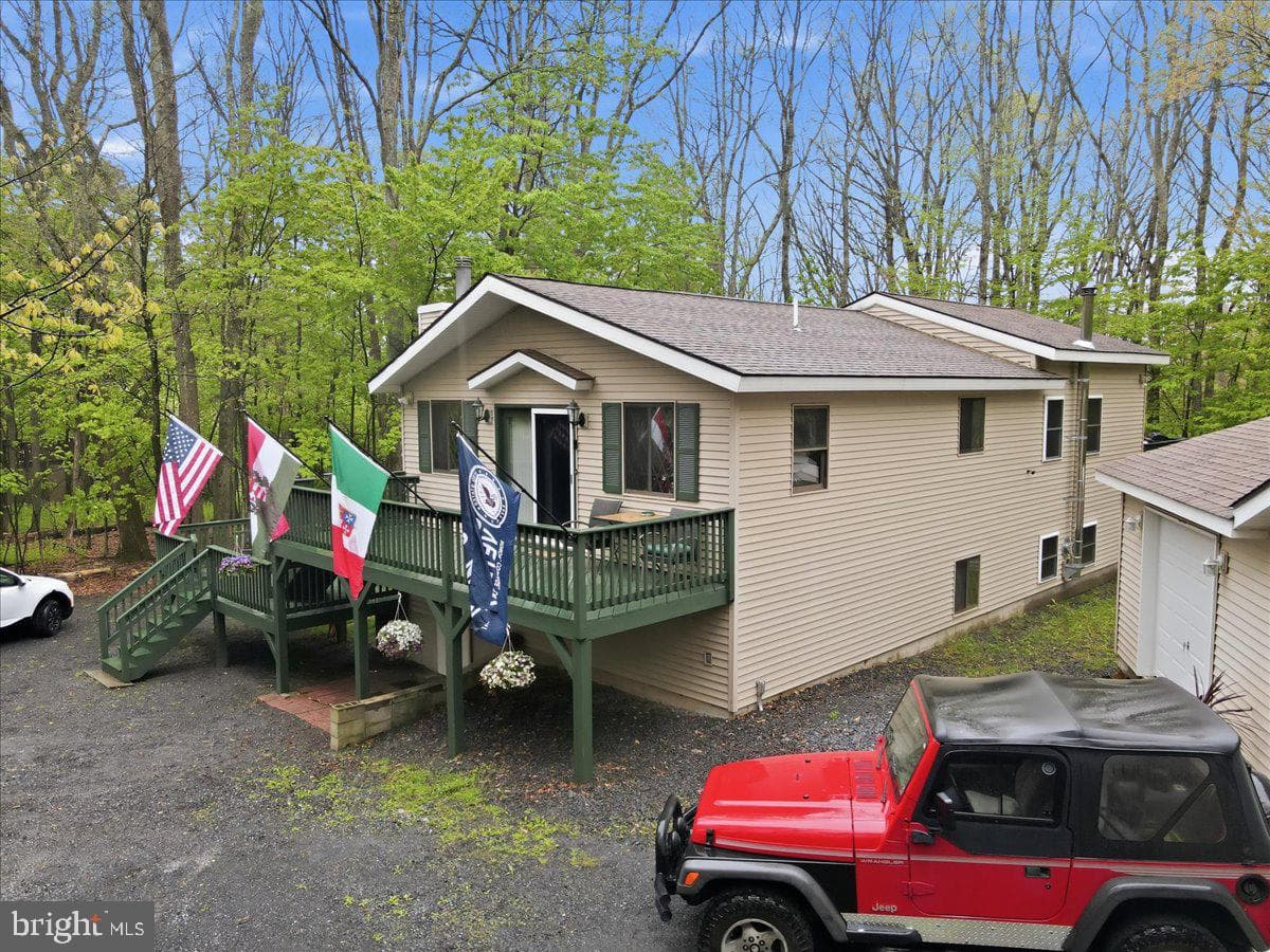 149 Mcmichaels Court photo 6