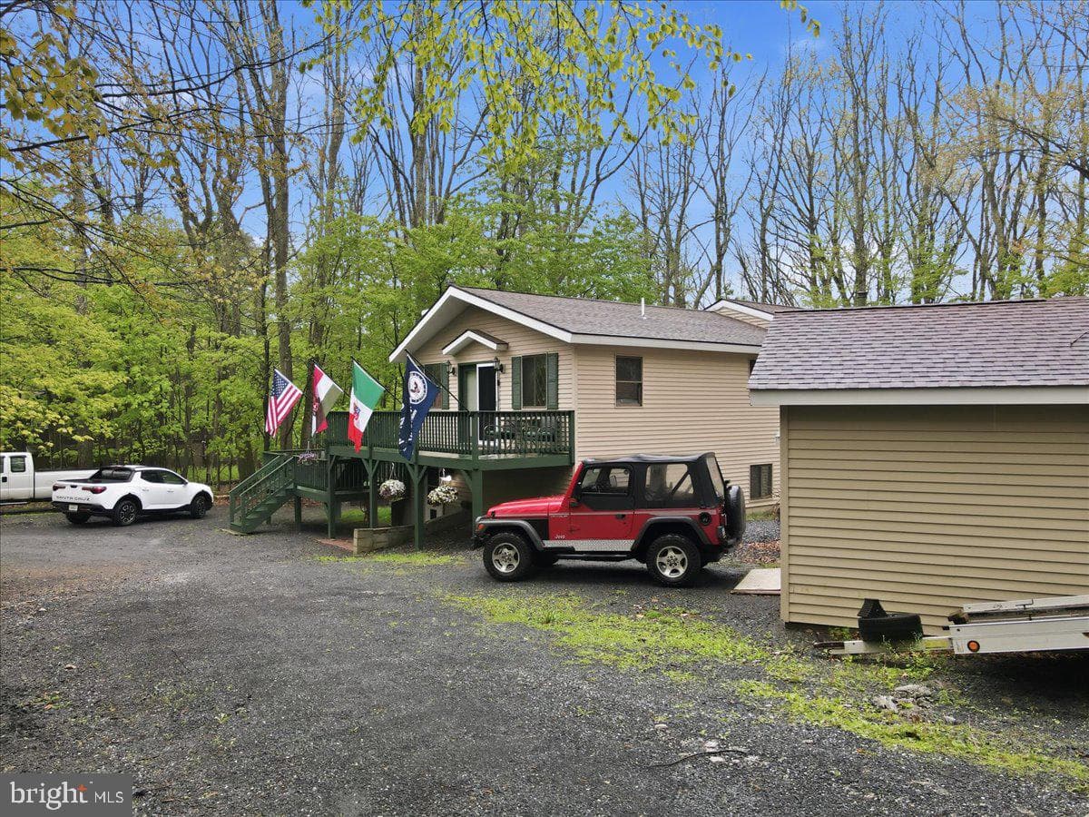 149 Mcmichaels Court photo 63