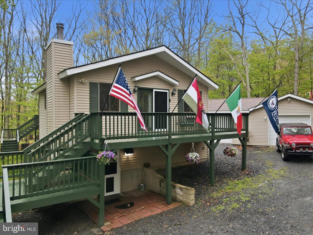 149 Mcmichaels Court photo 8