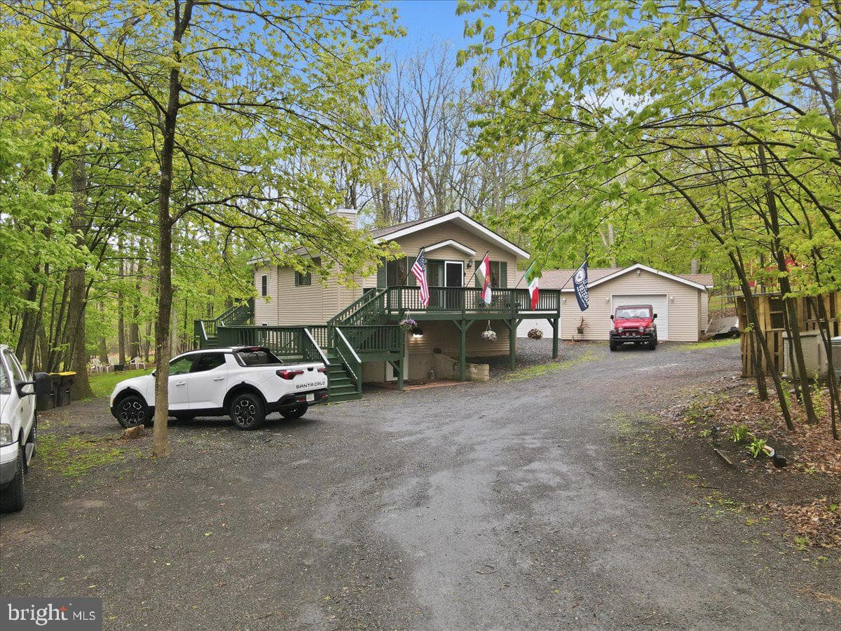 149 Mcmichaels Court photo 9