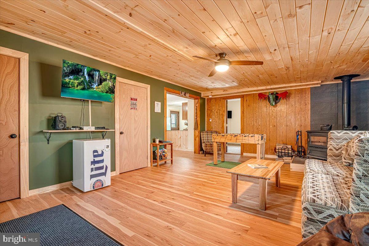112 Maple Road photo 5