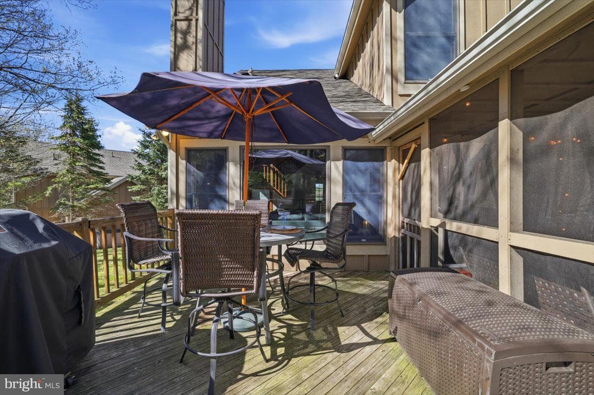 151 Pine Court photo 23