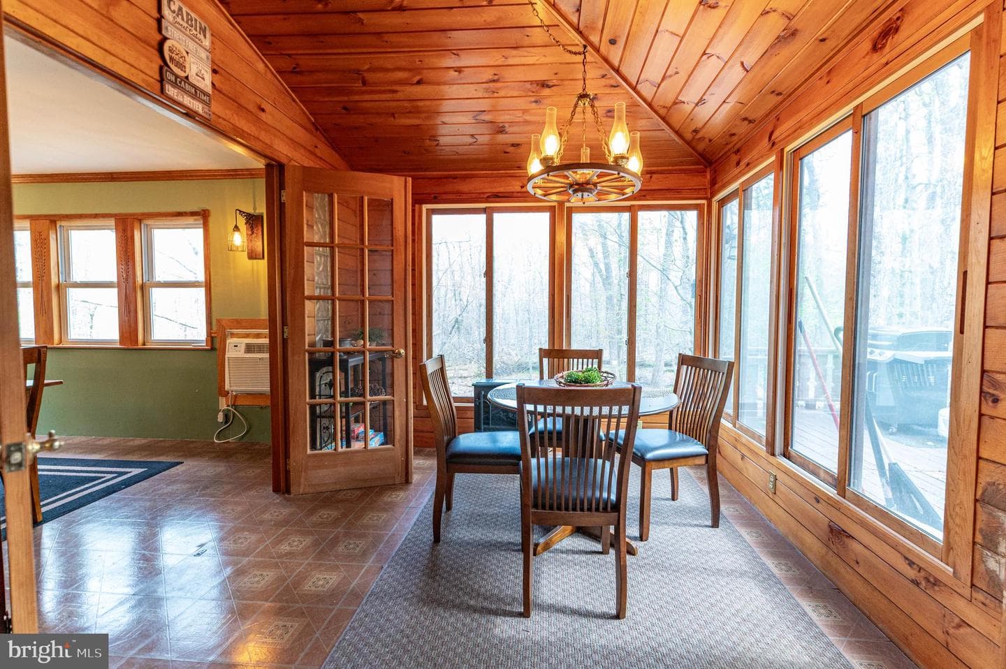 1328 Winding Way photo 18