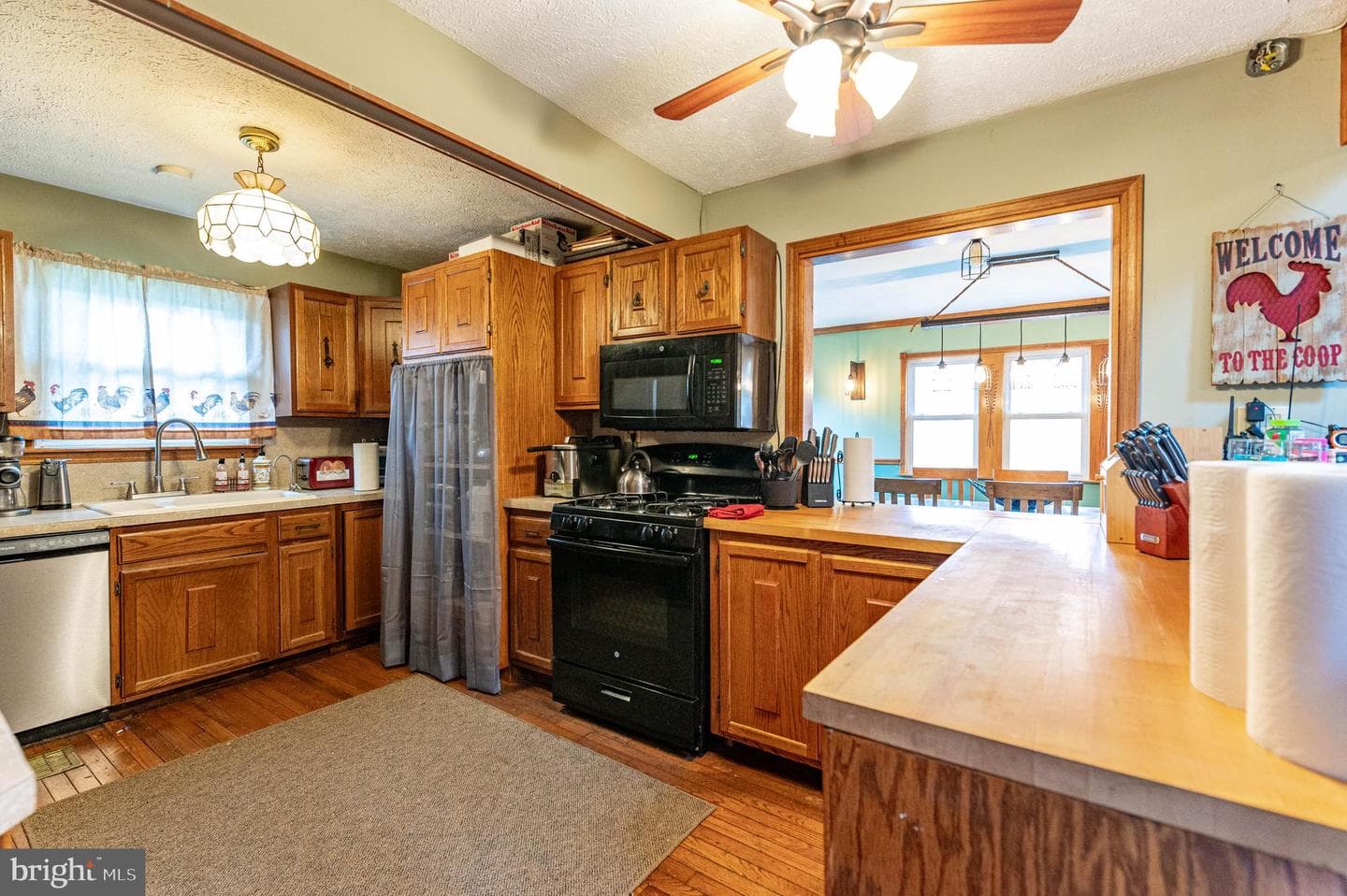 1328 Winding Way photo 8