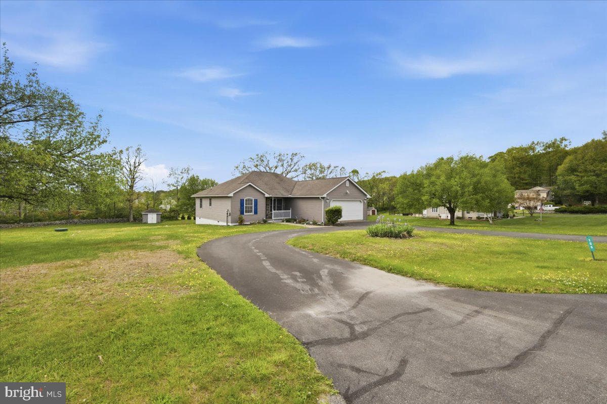 166 Regency Lane photo 3