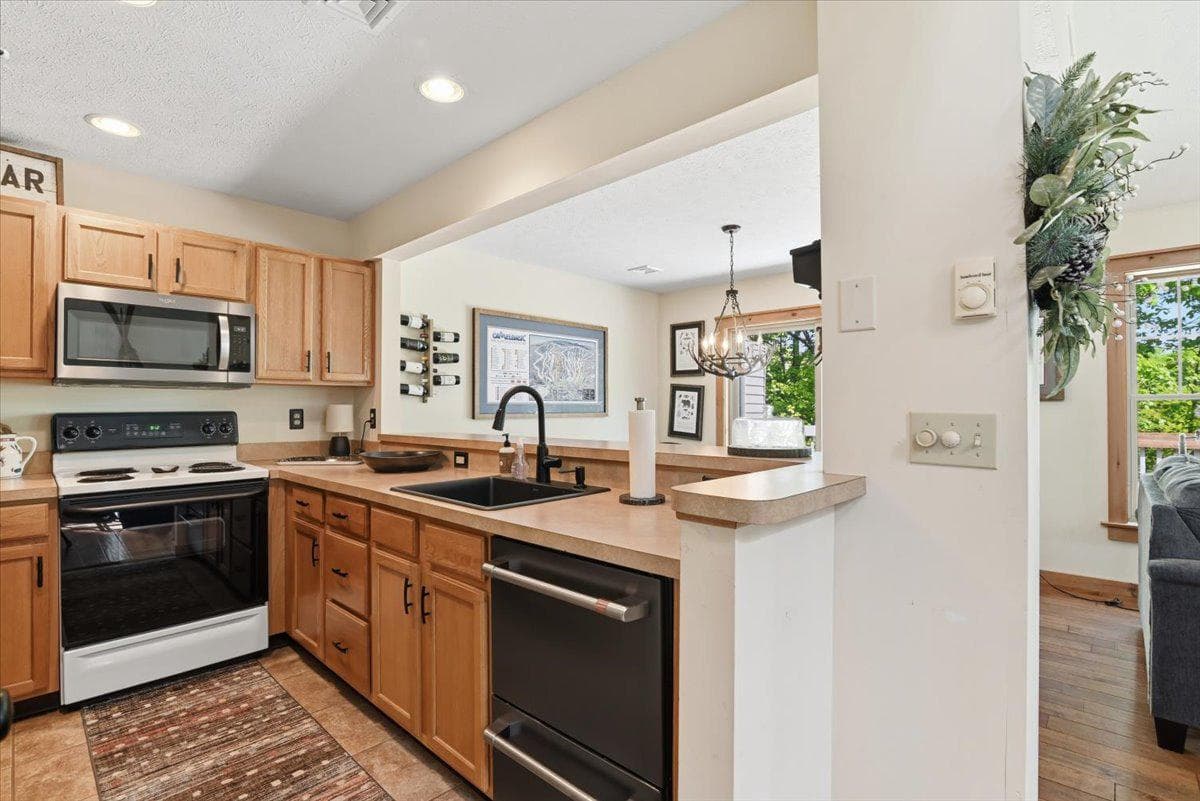 344 Hemlock Lane photo 21
