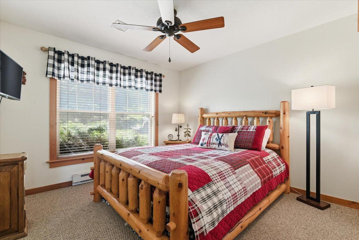 344 Hemlock Lane photo 23
