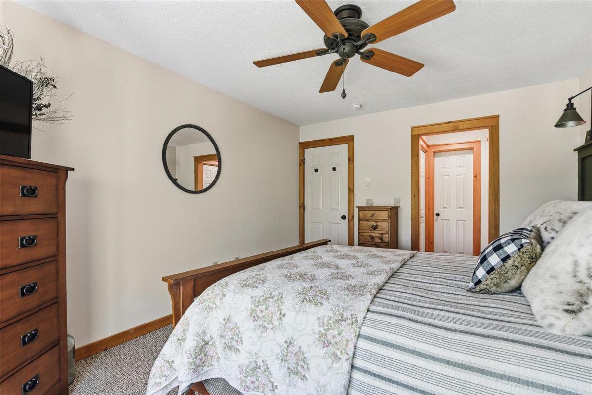 344 Hemlock Lane photo 32