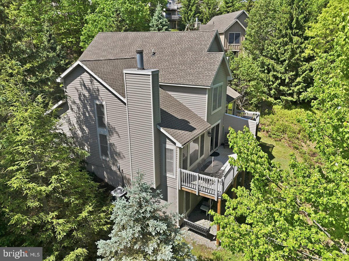 344 Hemlock Lane photo 4