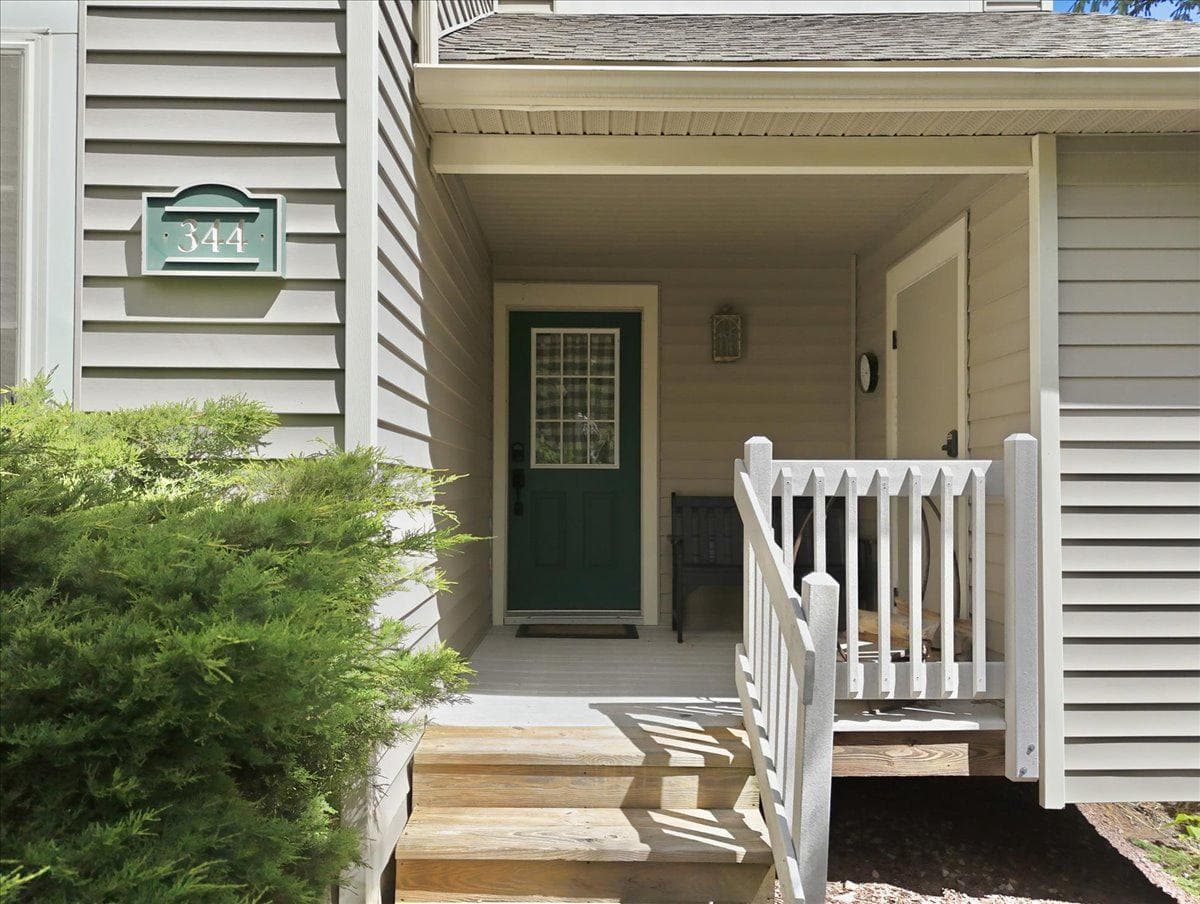 344 Hemlock Lane photo 6