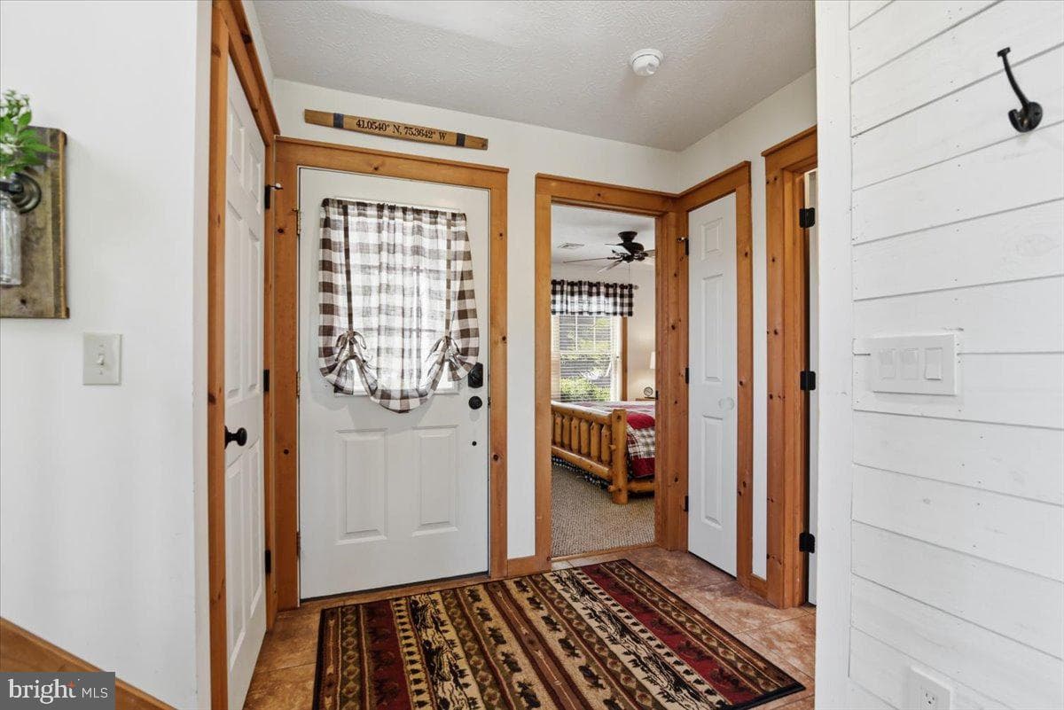 344 Hemlock Lane photo 7