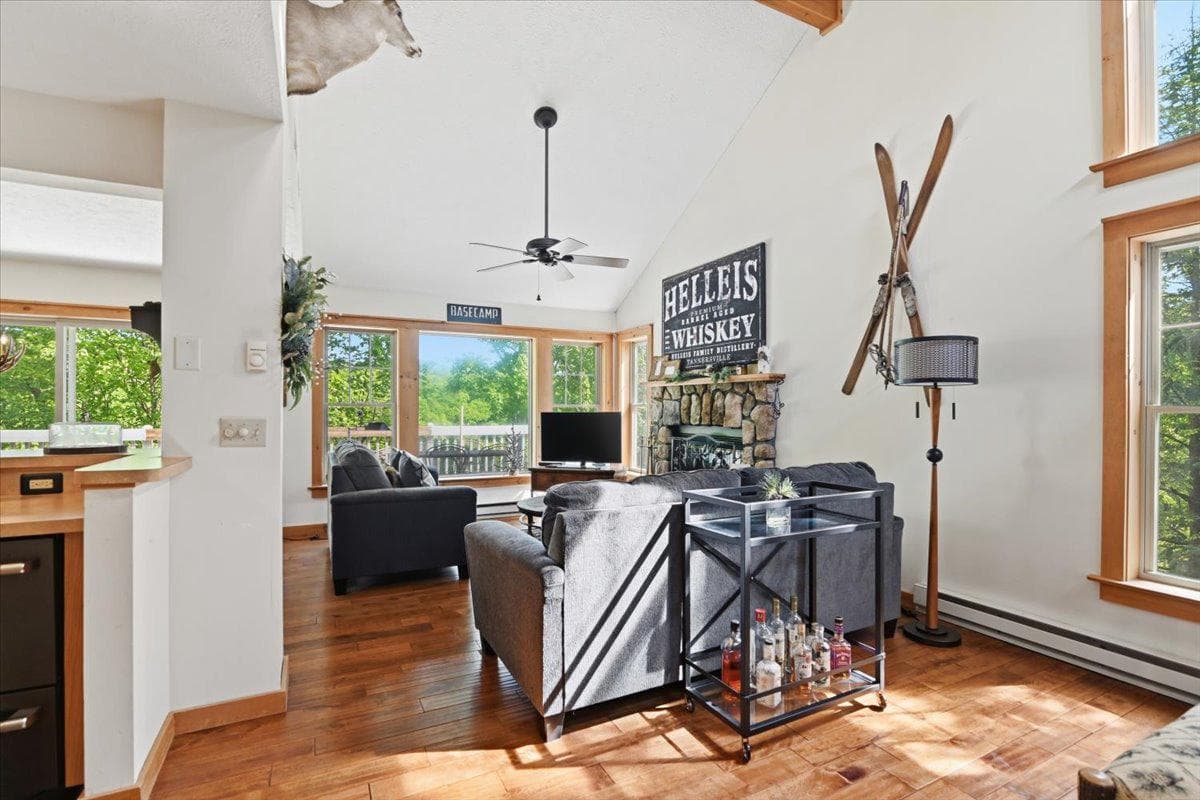 344 Hemlock Lane photo 8