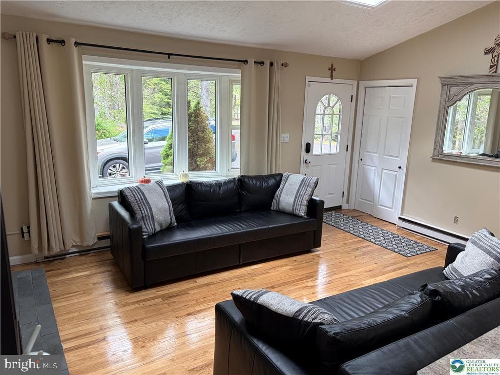 215 Larch Oval photo 6