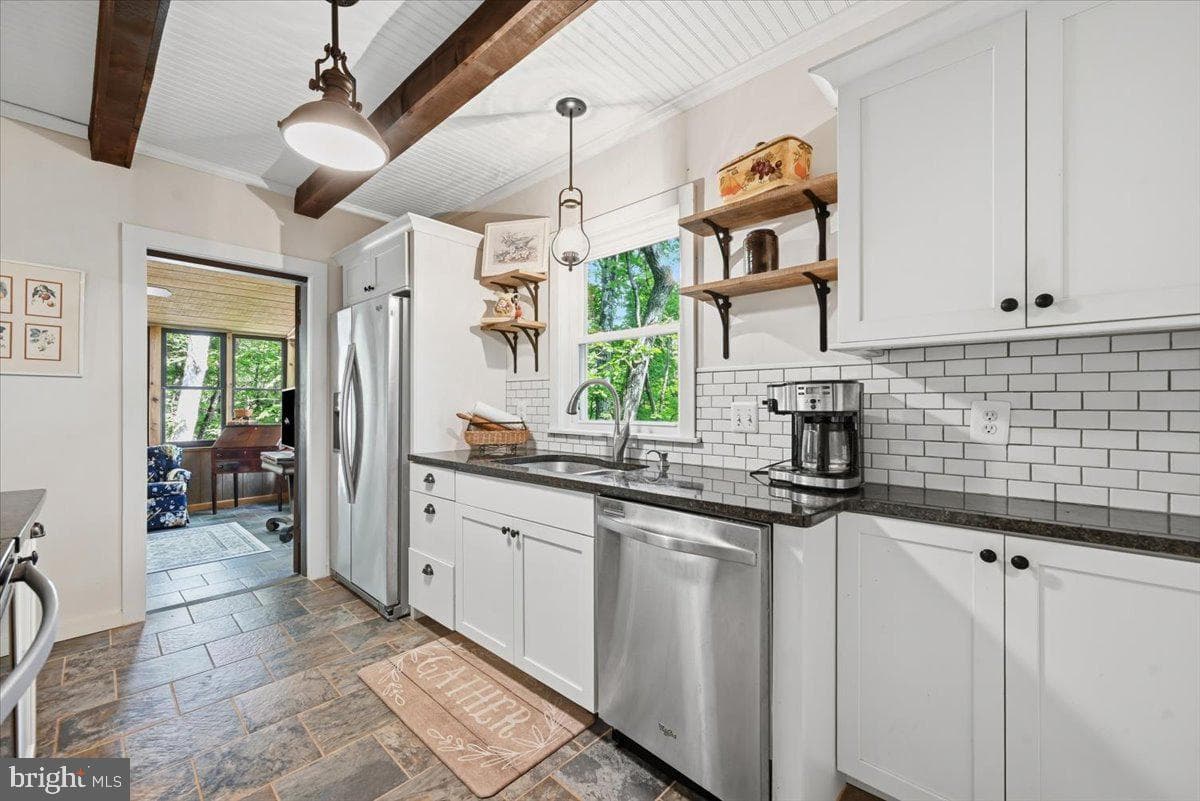 90 Oak Lane photo 28