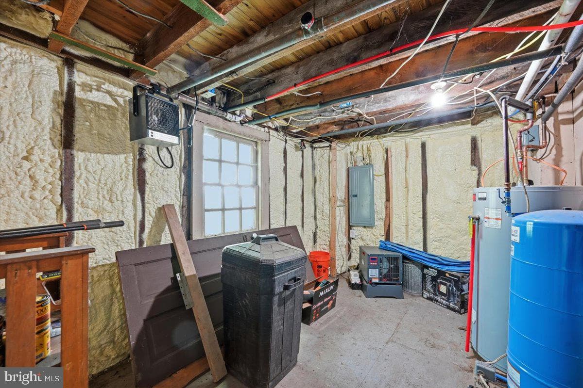 90 Oak Lane photo 58