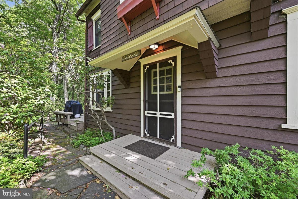 90 Oak Lane photo 6