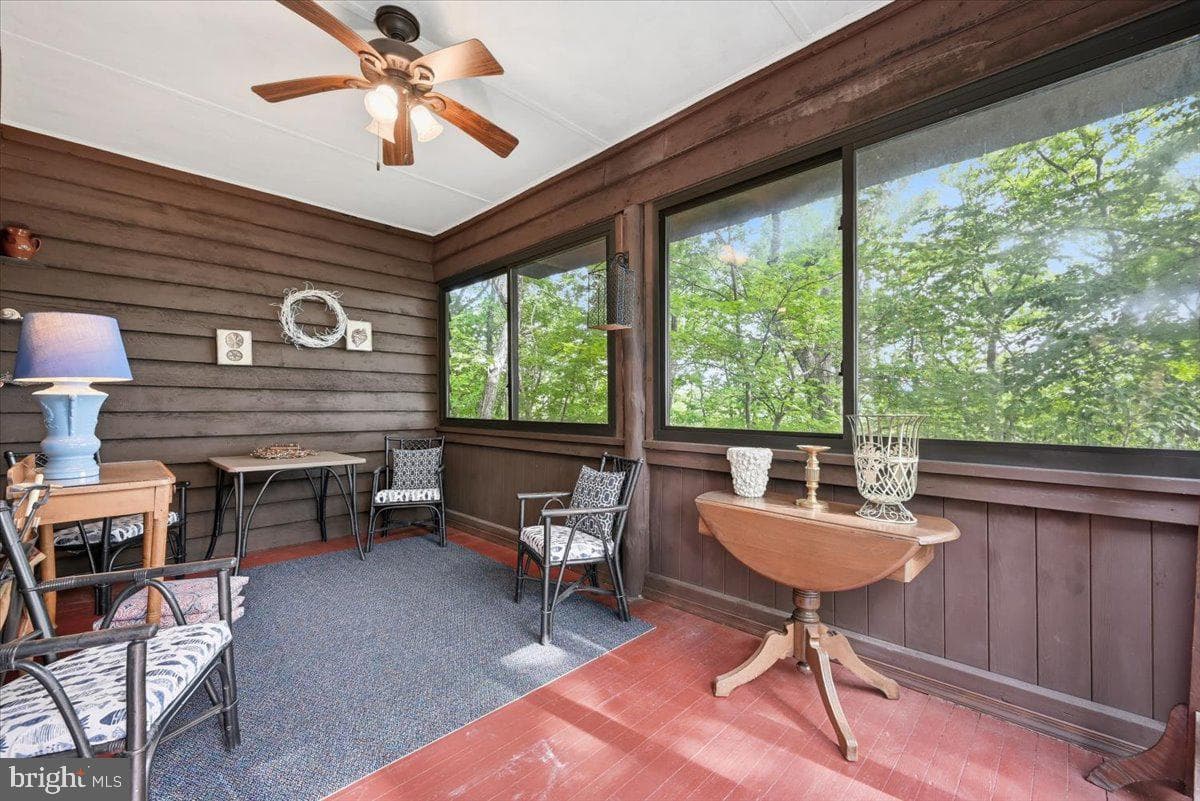 90 Oak Lane photo 65