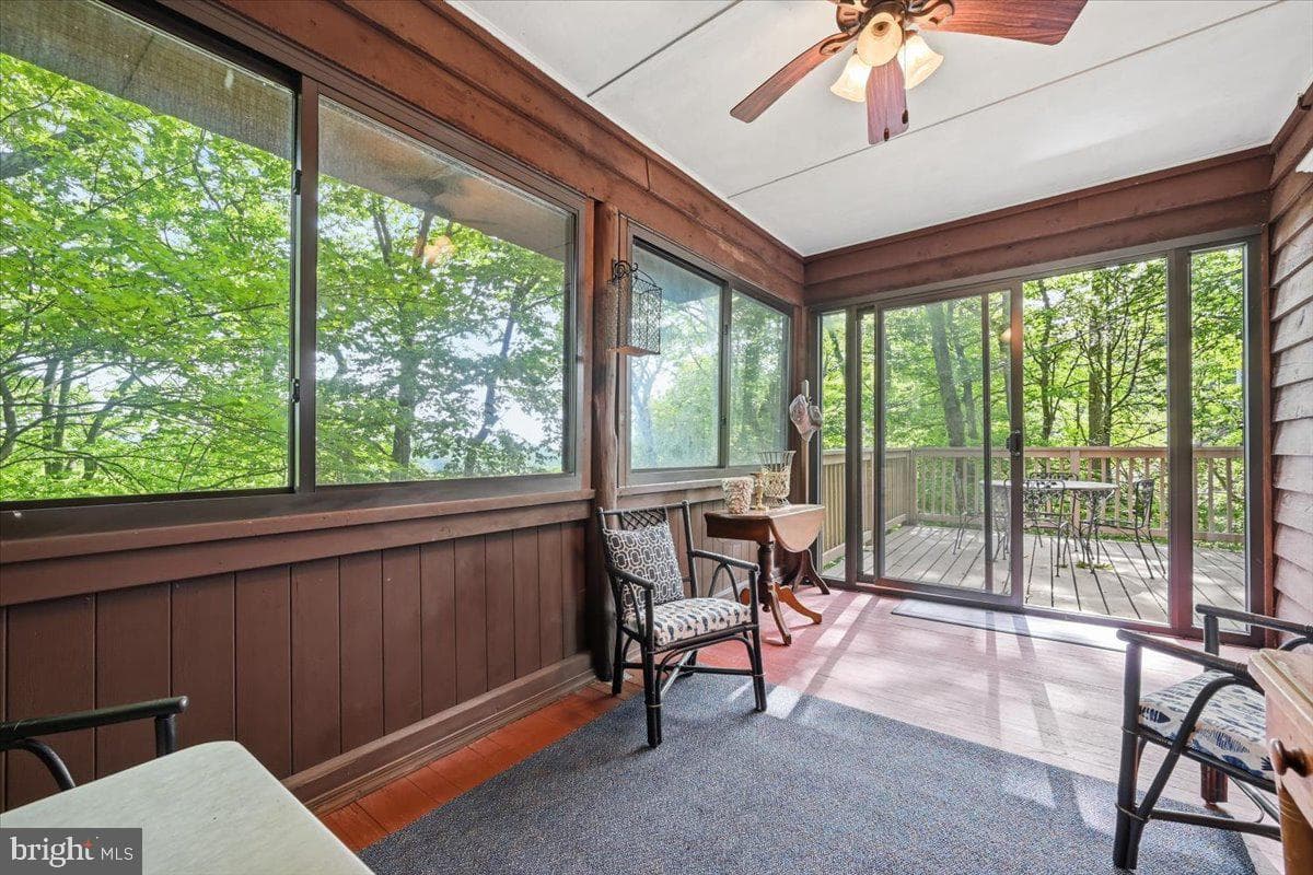 90 Oak Lane photo 67