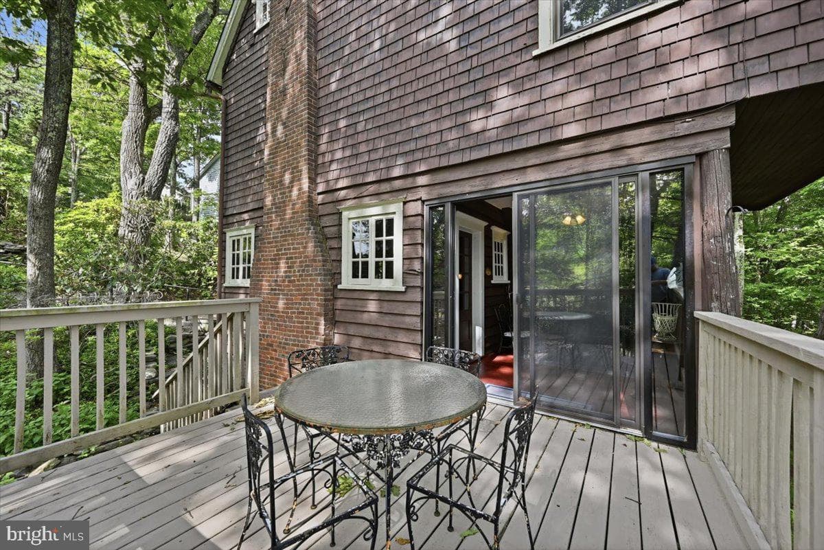 90 Oak Lane photo 71
