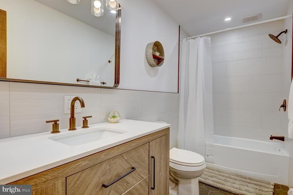 143 Cathleen Drive photo 26