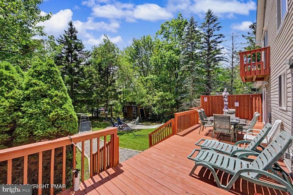 211 Nadine Boulevard photo 15