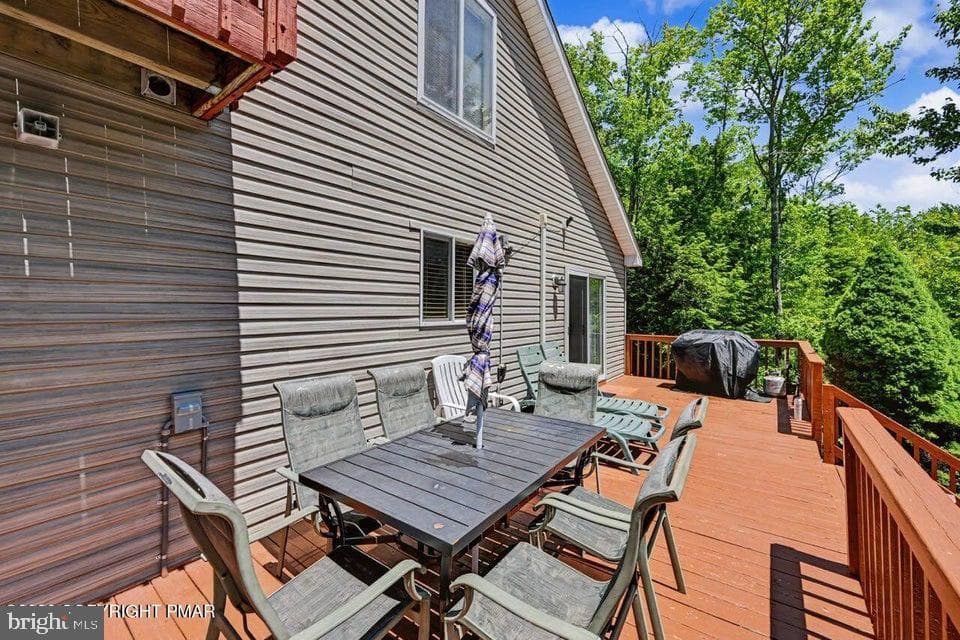 211 Nadine Boulevard photo 16