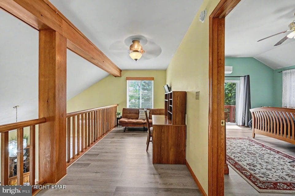 211 Nadine Boulevard photo 37