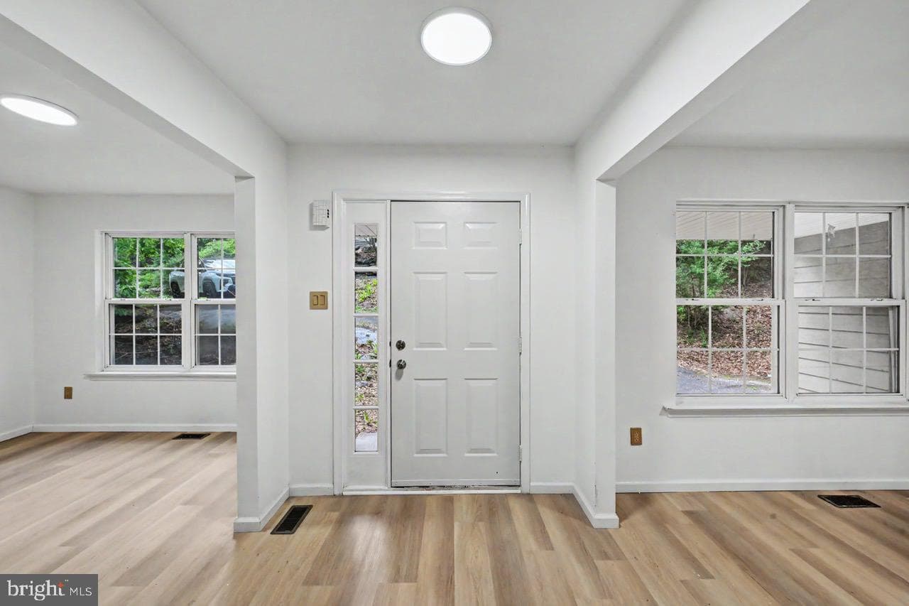 112 Cedar Lane photo 5