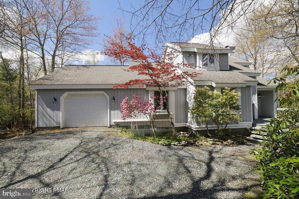 110 Powderhorn Drive photo 4